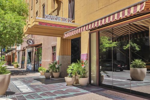 114 Adams St, Phoenix AZ 85003-0604 exterior