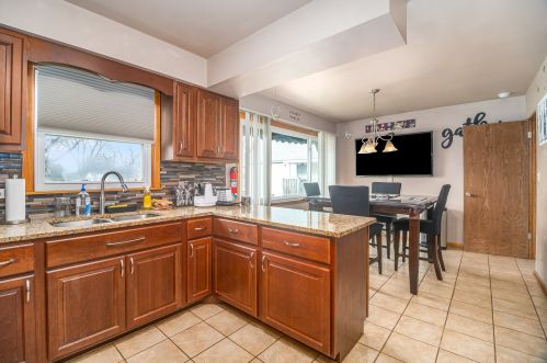 6718 41 St, Forest View IL 60402-4160 exterior