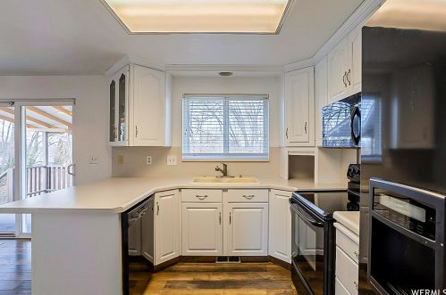 8146 Bryce Dr, Sandy UT 84070-0457 exterior