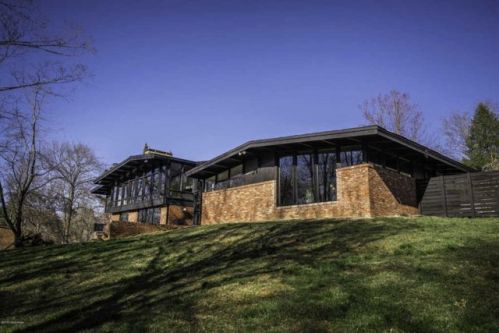 2330 Brookside Dr, Louisville, KY 40205-1702