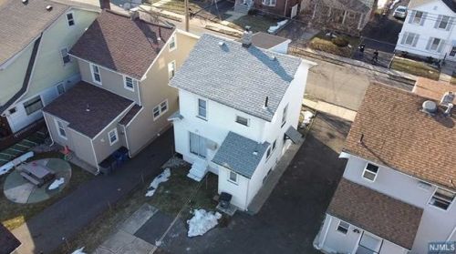 64 Harrison St, Belleville, NJ 07109-3533