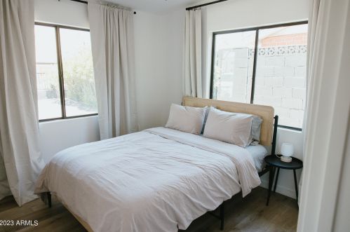 2635 Clarendon Ave, Phoenix AZ 85018-5958 exterior