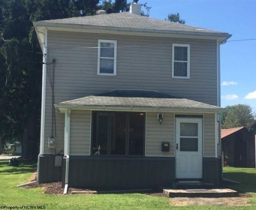 208 Long St, Saint George, WV 26287-1139
