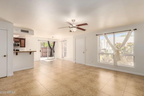 13217 3rd Way, Phoenix AZ  85022-5243 exterior