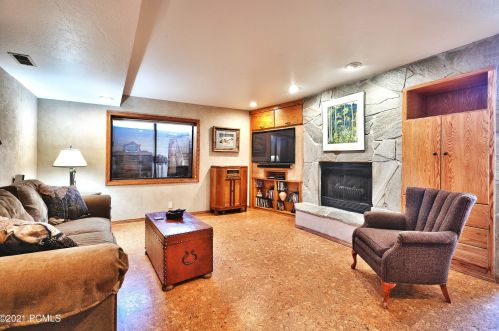 8693 Gorgoza Dr, Park City UT 84098-4736 exterior