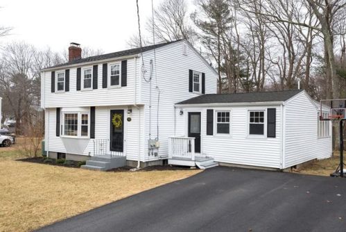 98 Brantwood Rd, Hingham MA  02061-1935 exterior