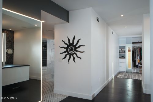 4621 Camelback Rd, Phoenix AZ 85033-1534 exterior