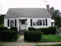 21 Oak Ave, Newton, MA 02465-1814