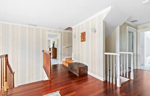 59 Crestview Rd, Milton MA 02186-3648 exterior