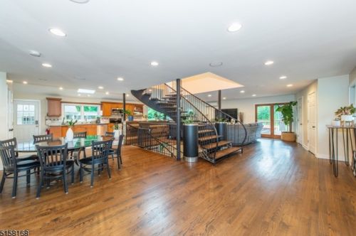 440 Stonetown Rd, Skyline Lakes NJ  07456-1200 exterior