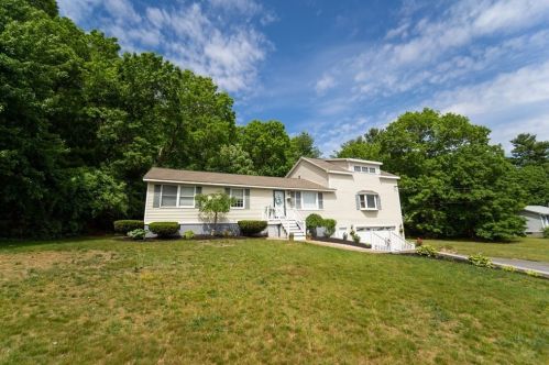 131 Mockingbird Way, Taunton, MA 02718-1093