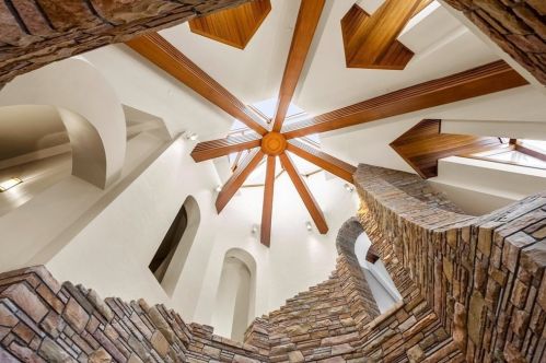 44 Sears Rd, Southborough MA 01772-1101 exterior