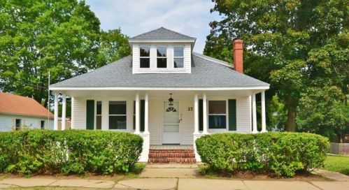 37 Elm St, Methuen MA  01844-4247 exterior