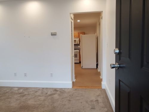 8 Ipswich St, Seekonk MA 02771 exterior