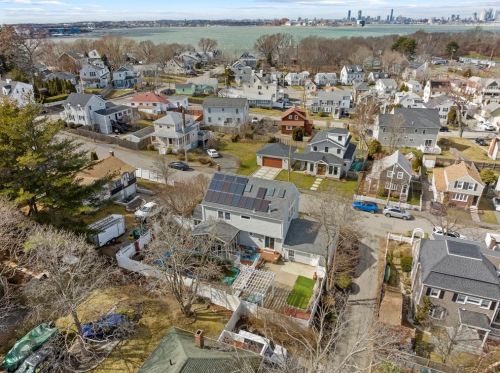 35 Monmouth St, Quincy MA 02171-1067 exterior