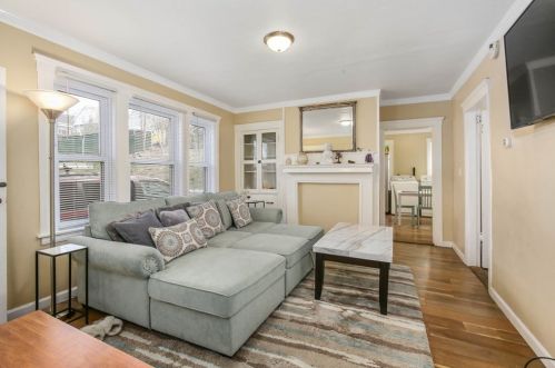 22 Milton St, Worcester MA 01605-3230 exterior