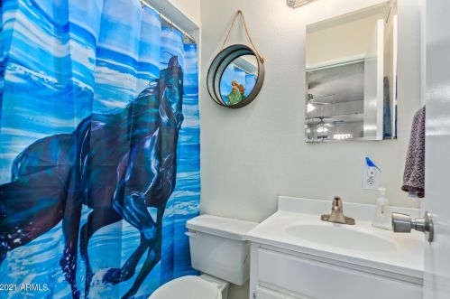 3736 Charter Oak Rd, Phoenix AZ 85032-7452 exterior