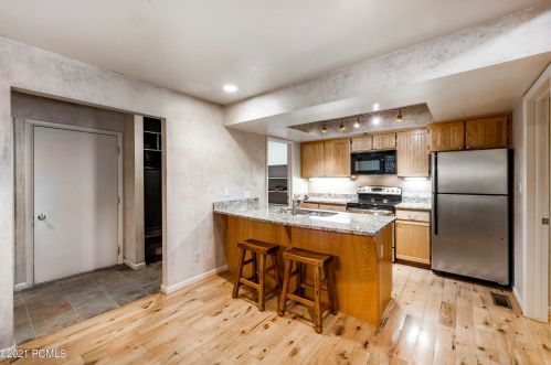 2161 Fenchurch Dr, Park City UT 84060-7822 exterior