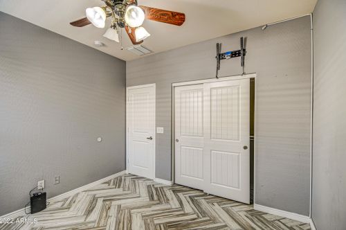 4217 73 Dr, Phoenix AZ 85033-2512 exterior