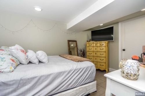 479 Dewitt Ave, Belleville NJ 07109-2508 exterior