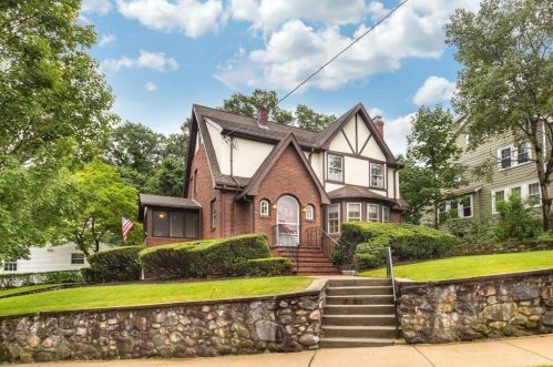 40 Lockeland Ave, Arlington, MA 02476-6314