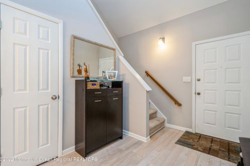 71 Wigwam Ln, Tinton Falls, NJ 07724-3176