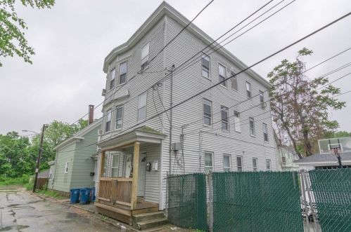 10 Merrimack View Ct, Lawrence MA  01841-5111 exterior