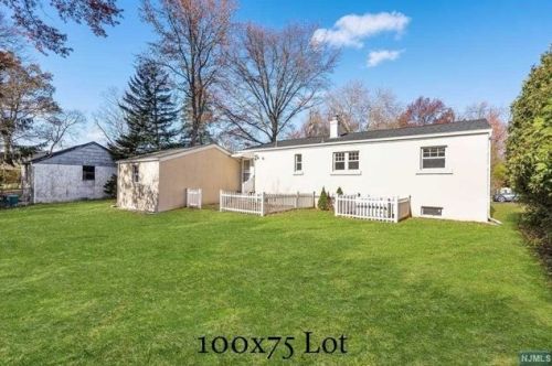 66 Merritt Ave, Cresskill NJ  07626-2420 exterior