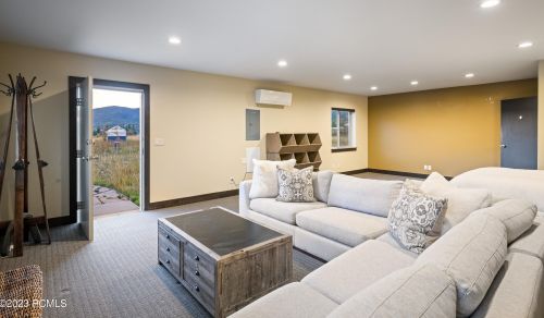 8449 Silver Crk Rd, Park City UT exterior