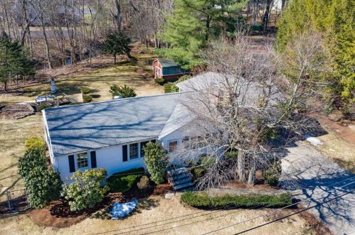 2 Chester Ave, Burlington MA 01803-1312 exterior