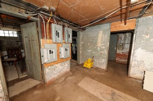 367 Whipple St, Fall River MA 02724-3448 exterior