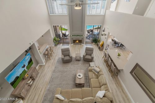 2347 Cinnabar Ave, Phoenix AZ  85028-3633 exterior