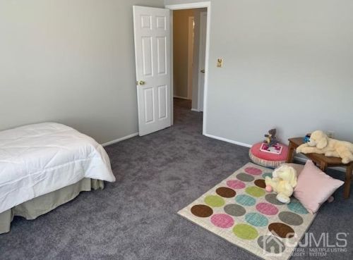 27 Colleen Cir, Trenton NJ 08638-1731 exterior