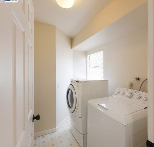 1928 Trombas Ave, San Leandro CA 94577-6127 exterior