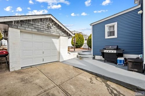 83 Windsor St, Kearny, NJ 07032-2016