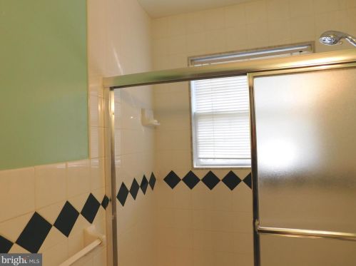 612 Schaeffer Ave, West Deptford NJ 08096-6631 exterior