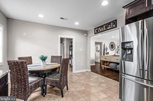 217 Colonial Ave, West Deptford NJ 08096-1011 exterior