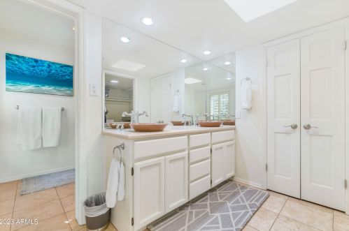 5327 26th St, Phoenix AZ 85032-8017 exterior