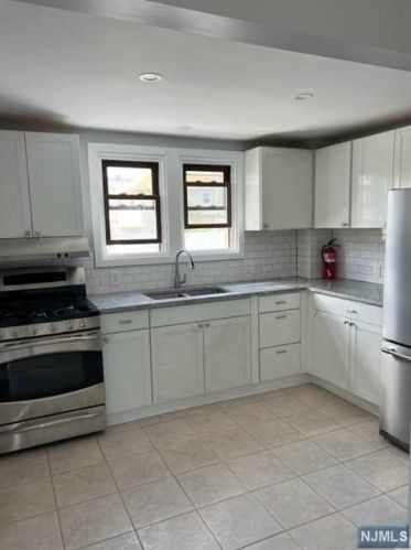 825 Schuyler Ave, Kearny NJ  07032-4224 exterior