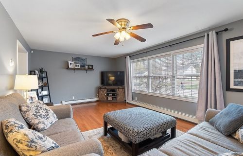 83 4th St, Worcester, MA 01602-3193