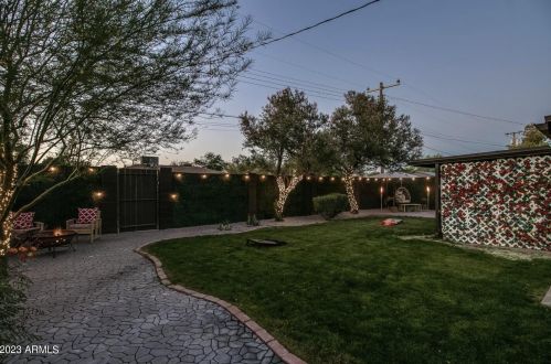 2152 Clarendon Ave, Phoenix AZ 85033-4120 exterior