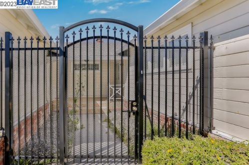 1225 Sandelin Ave, San Leandro CA  94577-3956 exterior