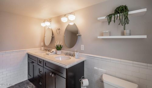 4020 34th St, Phoenix AZ  85018-5010 exterior