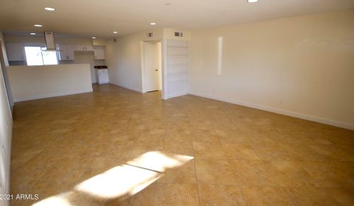 2007 56 Ave, Phoenix AZ 85031-2514 exterior