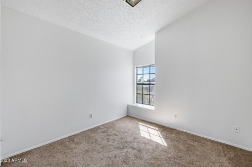 1944 Behrend Dr, Phoenix AZ 85027-3834 exterior