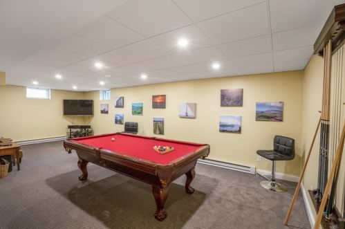 1 Belmont Ln, North Reading MA 01864-2329 exterior