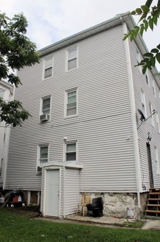 75 Flint St, Fall River MA 02723-2121 exterior