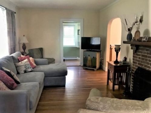 137 Sunset Rd, Arlington MA  02474-8920 exterior