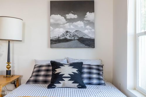 905 Coronado Rd, Phoenix AZ 85008-3931 exterior