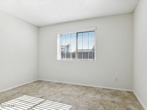 807 Country Gables Dr, Phoenix AZ  85022-3711 exterior